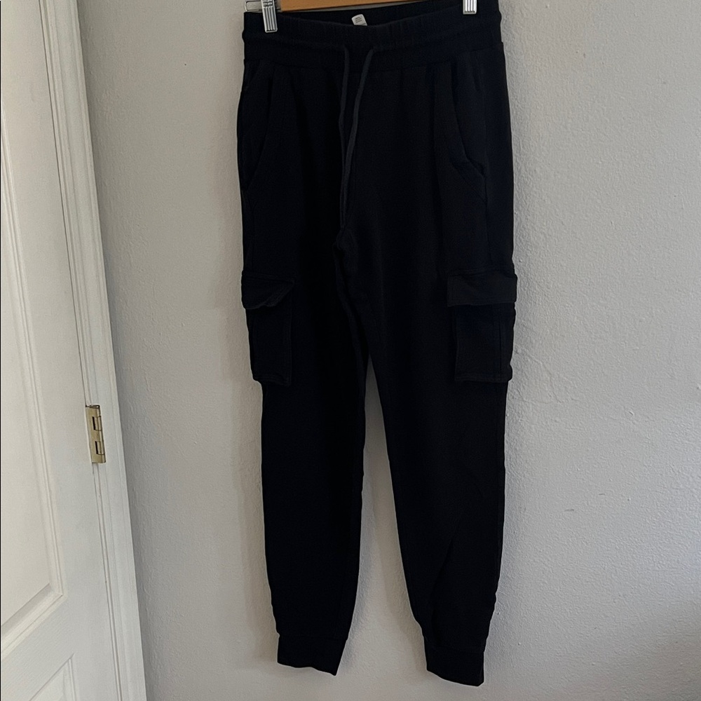 Alo Black Cargo Jogger Sweatpants size small